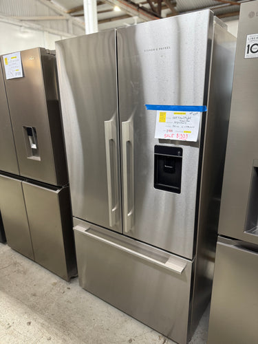 Factory second Fisher&Paykel RF610ADUX5 569L French Door Refrigerator - Second Hand Appliances Geebung